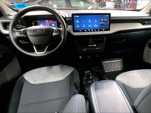 Used 2025 Ford Maverick XLT image 14