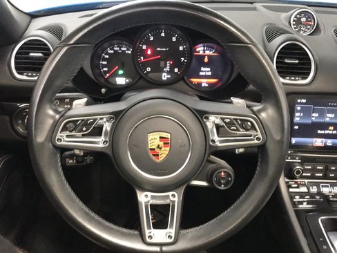 Used 2022 Porsche 718 Boxster RWD image 13