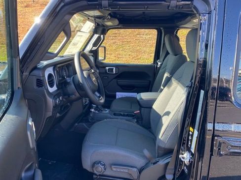 New 2026 Jeep Gladiator Sport AWD/4WD image 15