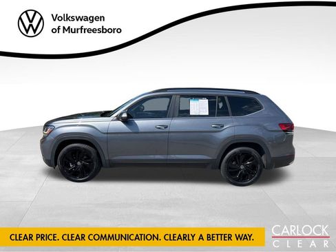 Certified 2023 Volkswagen Atlas SE w/ Black Wheel Package FWD image 4