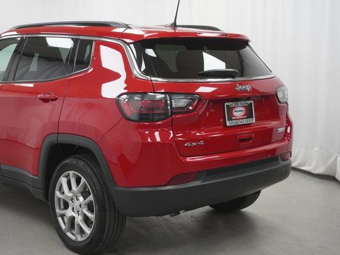Certified 2023 Jeep Compass Latitude w/ Sun and Sound Group AWD/4WD image 13