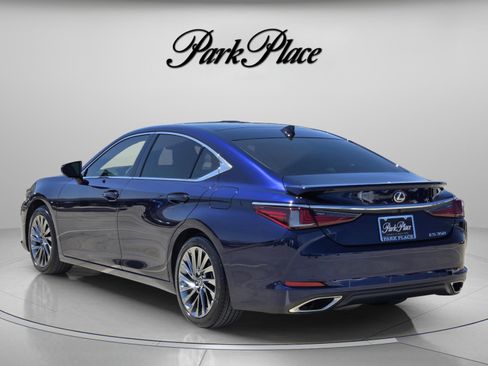 Used 2025 Lexus ES 350 Ultra Luxury w/ Accessory Package (Z2) image 3