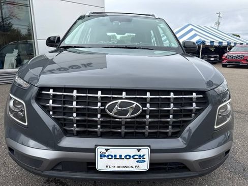 Used 2024 Hyundai Venue Limited FWD image 3