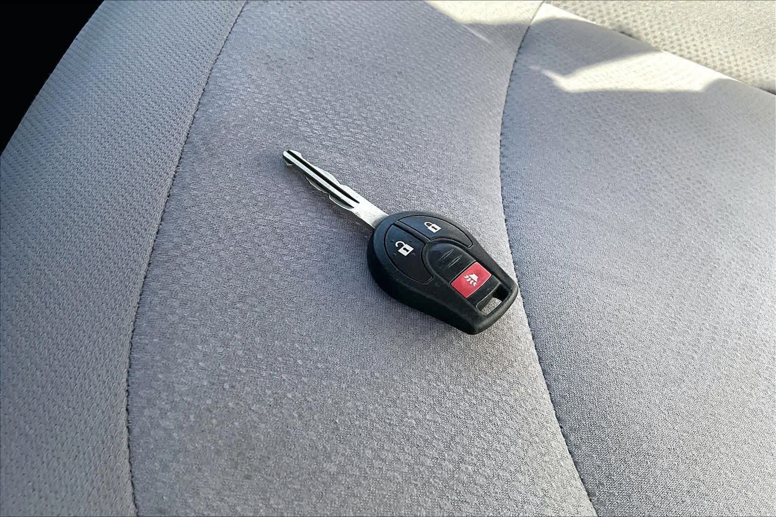 Used 2011 Nissan Rogue S FWD image 14