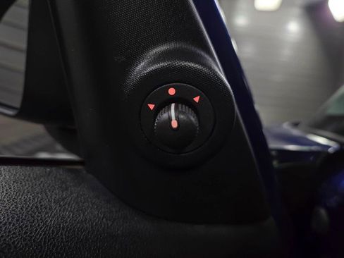 Used 2017 FIAT 500L Trekking w/ Dual-Pane Sunroof Package image 32