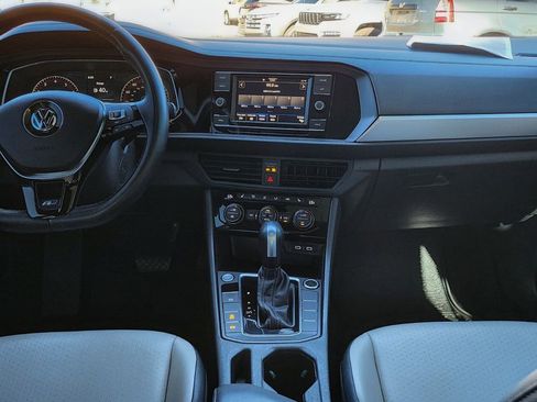 Used 2020 Volkswagen Jetta R-Line image 17