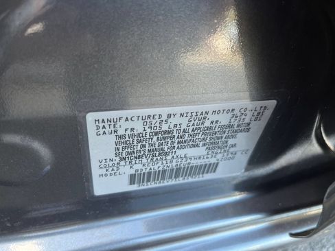 Used 2025 Nissan Versa SV FWD image 27