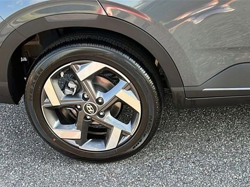 New 2025 Hyundai Venue Limited image 9