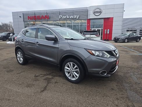 Used 2018 Nissan Rogue Sport SV w/ SV All-Weather Package image 1