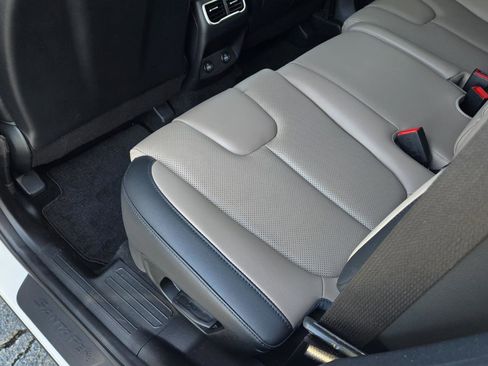 Used 2023 Hyundai Santa Fe SEL w/ Premium Package image 37