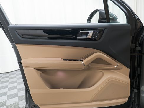 Certified 2023 Porsche Cayenne image 14
