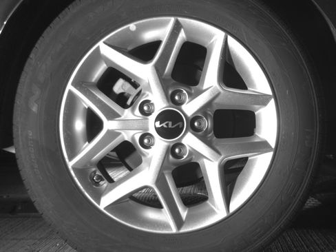 Used 2025 Kia Soul LX w/ LX Technology Package FWD image 15