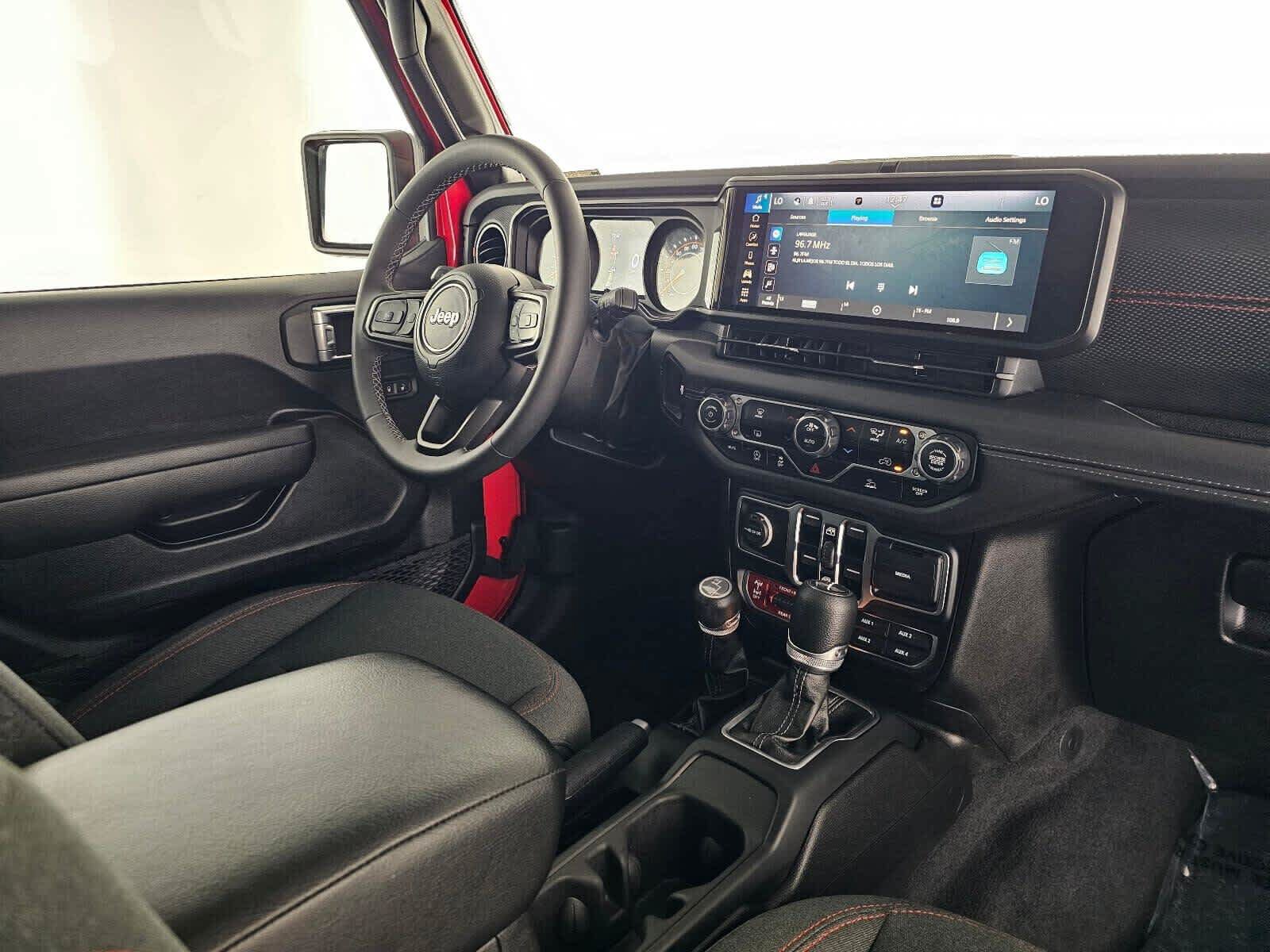 Used 2025 Jeep Wrangler Unlimited Rubicon AWD/4WD image 11
