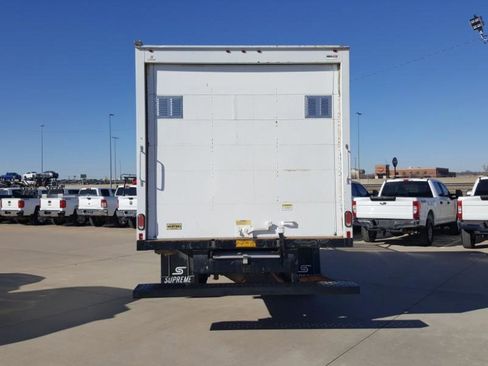 Used 2019 Chevrolet Express 3500 RWD image 8