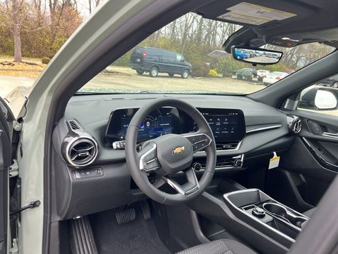 New 2026 Chevrolet Equinox LT w/ Safety and Technology Package image 10
