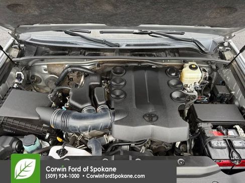 Used 2021 Toyota 4Runner SR5 AWD/4WD image 32