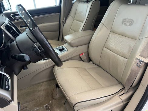 Used 2016 Jeep Grand Cherokee Overland AWD/4WD image 10