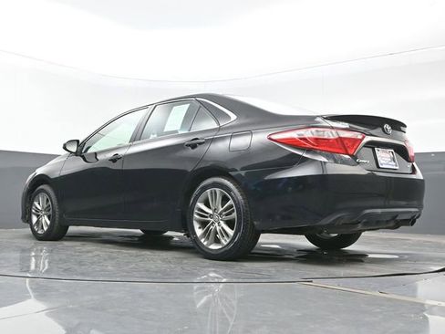 Used 2015 Toyota Camry SE image 22