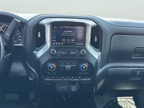 Used 2019 Chevrolet Silverado 1500 LT w/ Convenience Package AWD/4WD image 15