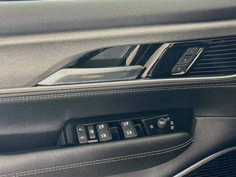 New 2026 Jeep Grand Wagoneer 4WD image 18