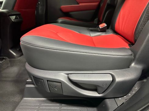 Used 2025 Toyota Highlander XSE image 45