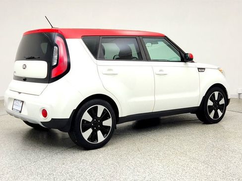 Used 2019 Kia Soul + FWD image 9