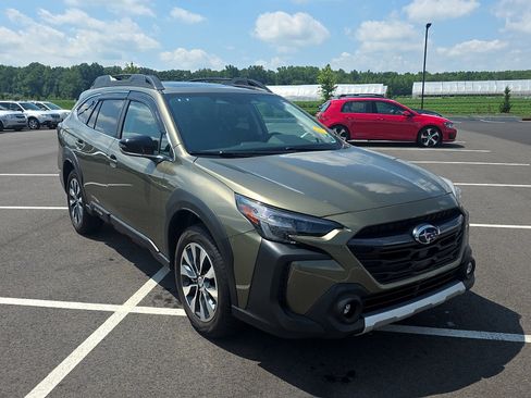 Certified 2025 Subaru Outback Limited AWD/4WD image 3