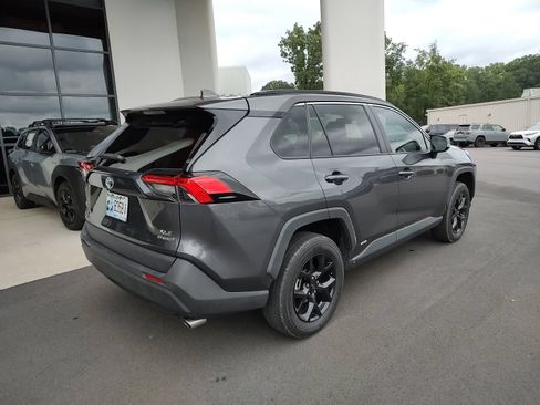 Used 2022 Toyota RAV4 XLE AWD/4WD image 9