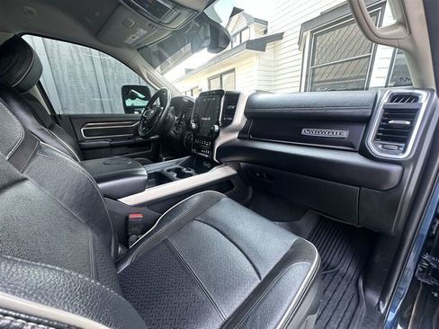 Used 2024 RAM 2500 Laramie w/ Towing Technology Group AWD/4WD image 5