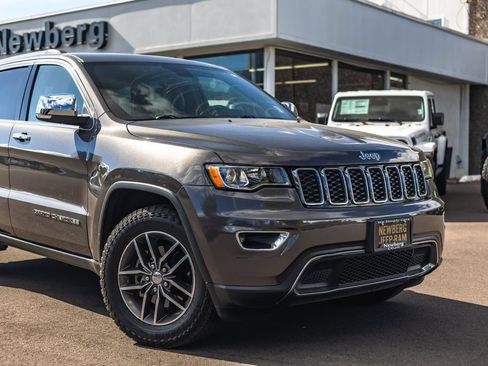 Used 2018 Jeep Grand Cherokee Limited AWD/4WD image 3