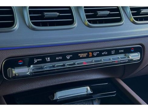 Used 2024 Mercedes-Benz GLS 450 4MATIC image 17