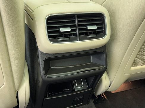 Used 2022 Mercedes-Benz GLE 350 4MATIC w/ AMG Line Exterior image 42