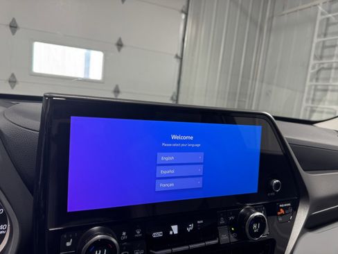 New 2026 Toyota Highlander XLE image 30