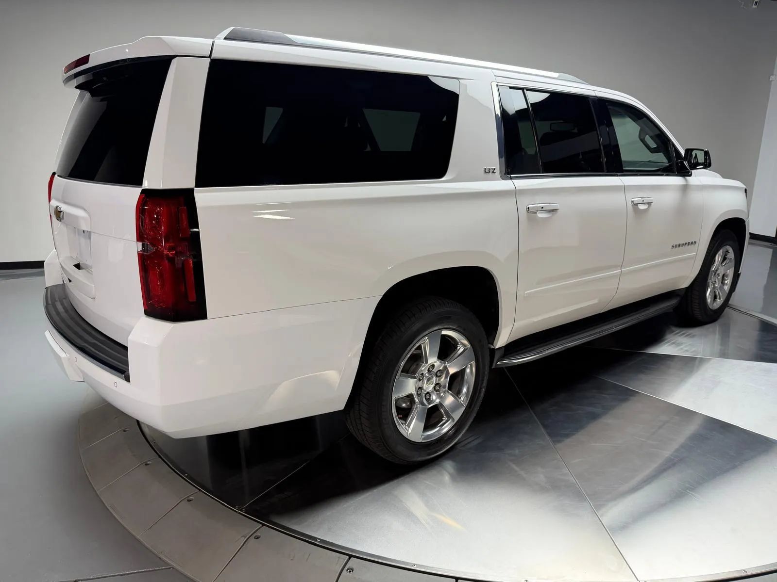 Used 2016 Chevrolet Suburban LTZ AWD/4WD image 2