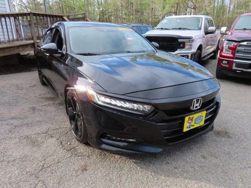 Used 2018 Honda Accord Touring image 4