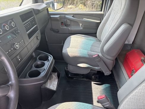 Used 2014 Chevrolet Express 3500 Extended RWD image 14