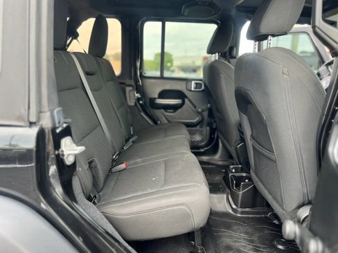 Used 2018 Jeep Wrangler Unlimited Sport AWD/4WD image 15