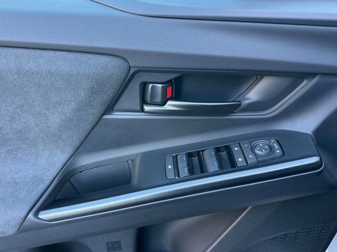 New 2026 Toyota C-HR AWD/4WD image 9