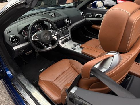 Used 2017 Mercedes-Benz SL 550 image 26