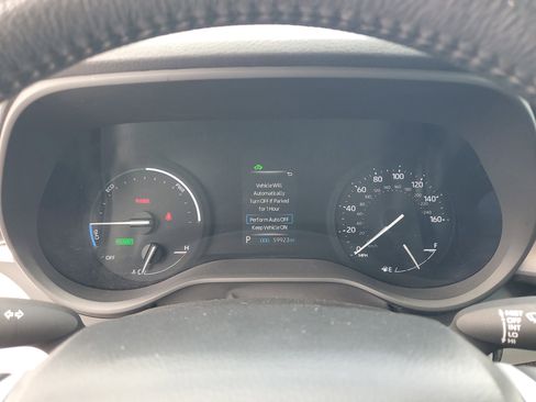 Used 2024 Toyota Sienna XLE FWD image 21