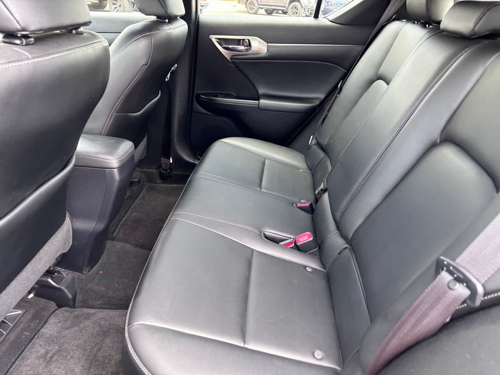 Used 2014 Lexus CT 200h w/ F Sport w/Nuluxe Interior FWD image 10