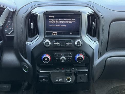 Used 2022 GMC Sierra 1500 SLT AWD/4WD image 17