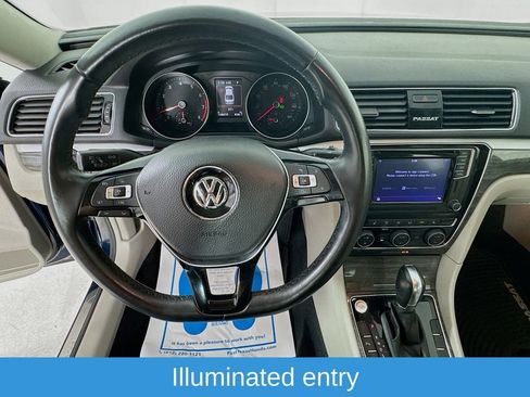 Used 2018 Volkswagen Passat 2.0T SE FWD image 12