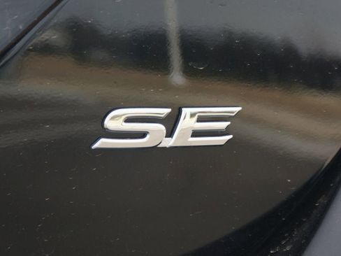 Used 2024 Toyota Camry SE image 16