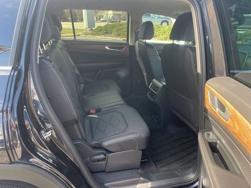Certified 2025 Volkswagen Atlas SE image 11