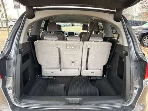 Used 2018 Honda Odyssey LX image 12