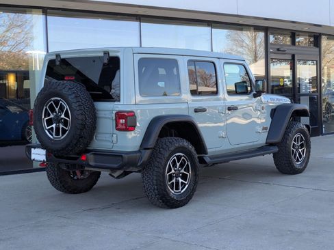 Used 2024 Jeep Wrangler Unlimited Rubicon w/ Technology Group image 9