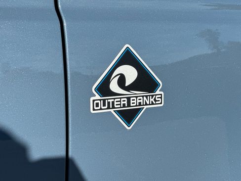 Used 2025 Ford Bronco Outer Banks image 25