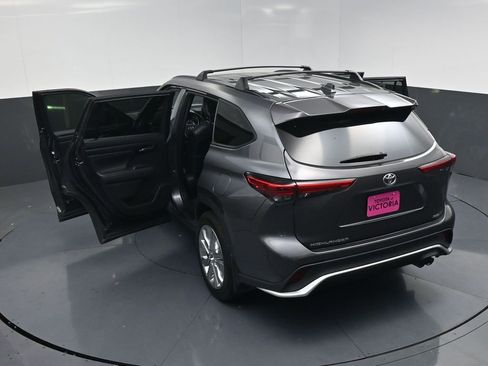 Used 2021 Toyota Highlander XSE image 22
