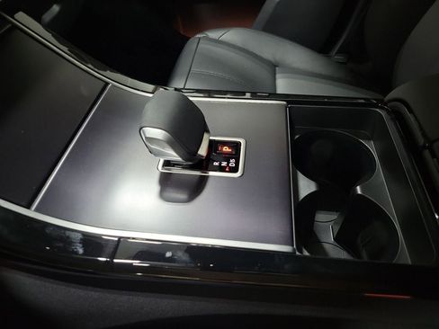 New 2026 Land Rover Range Rover Velar Dynamic SE image 20